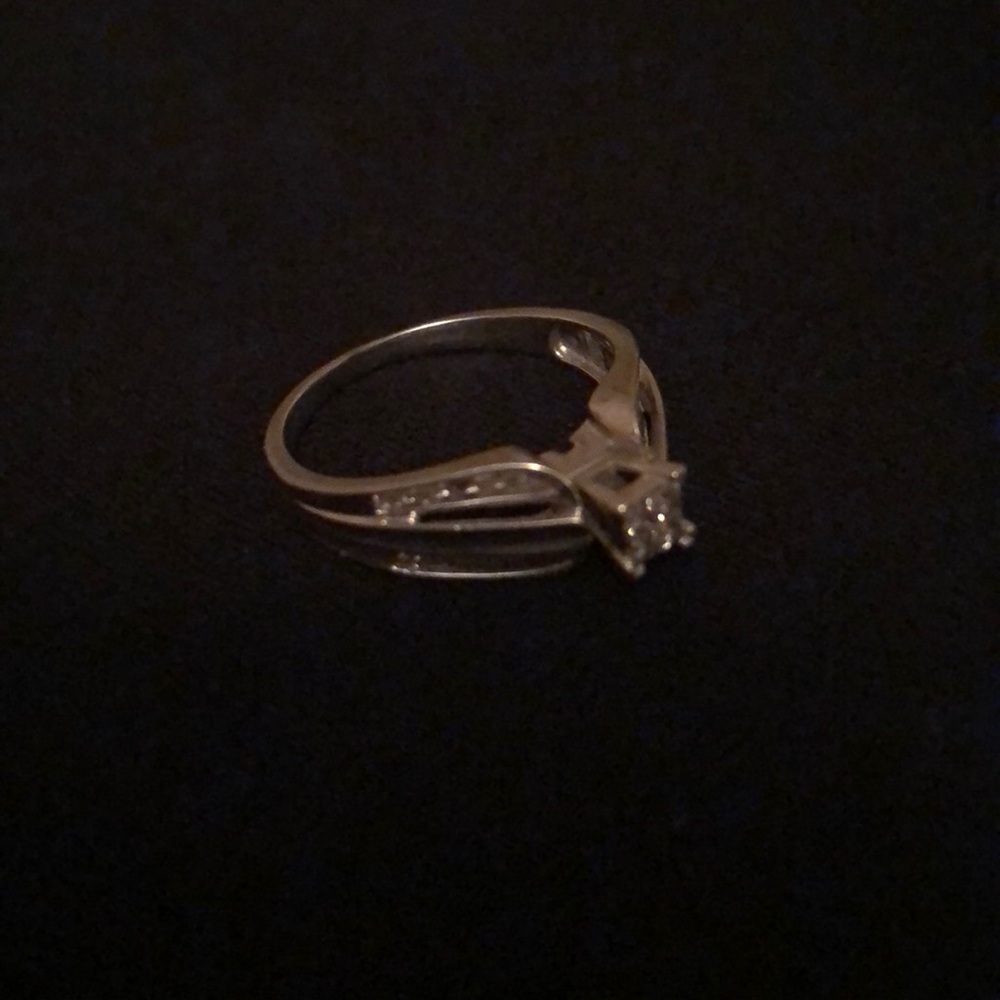 Diamond engagement ring